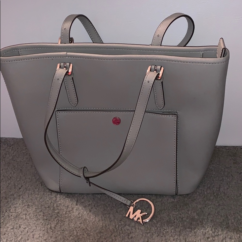 LIKE NEW MICHAEL KORS BAG